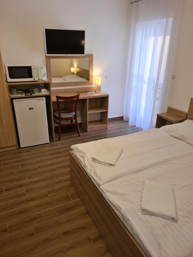Tancsics Vendeghaz Hotel Siófok Kamer foto