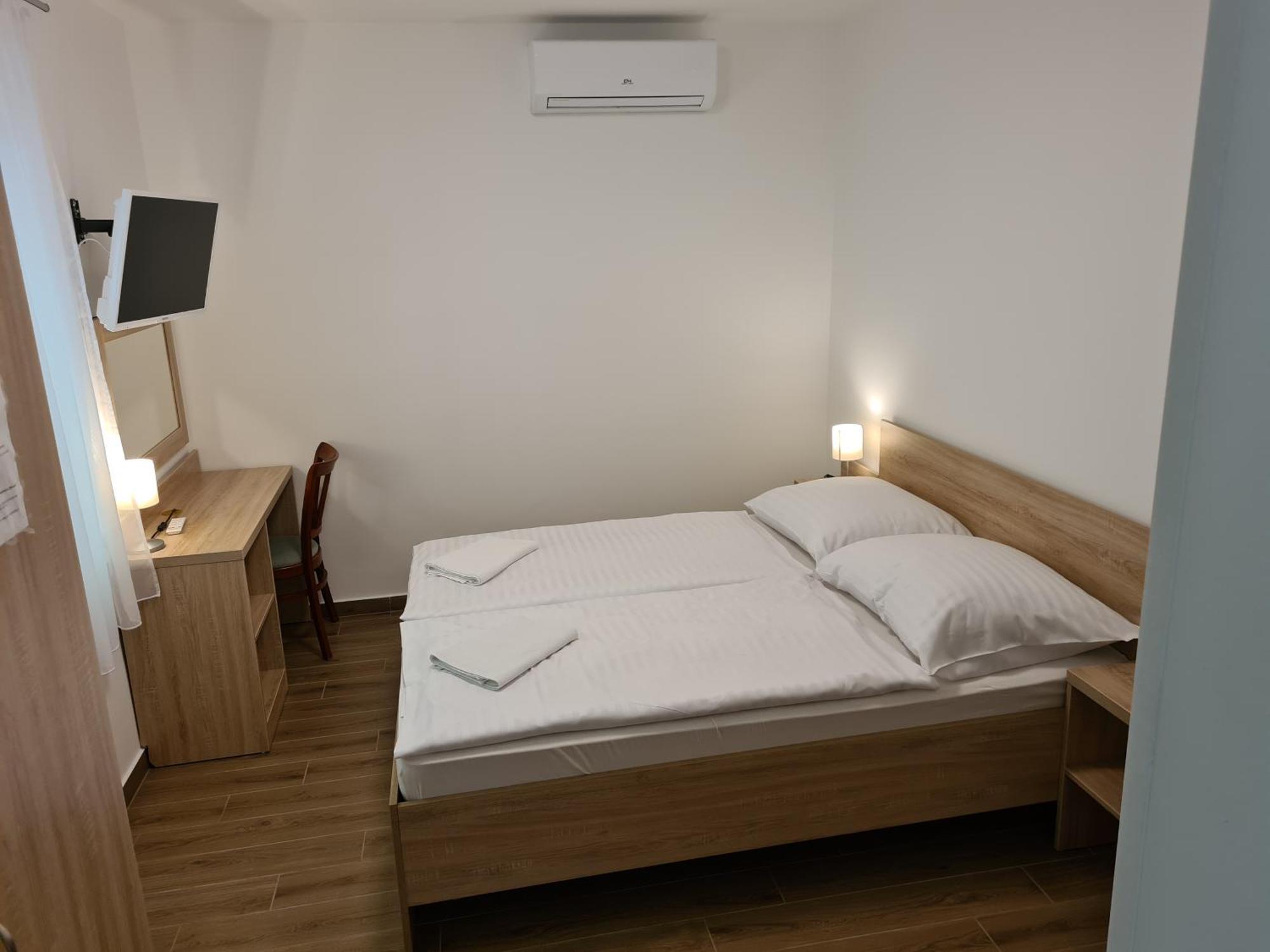 Tancsics Vendeghaz Hotel Siófok Kamer foto