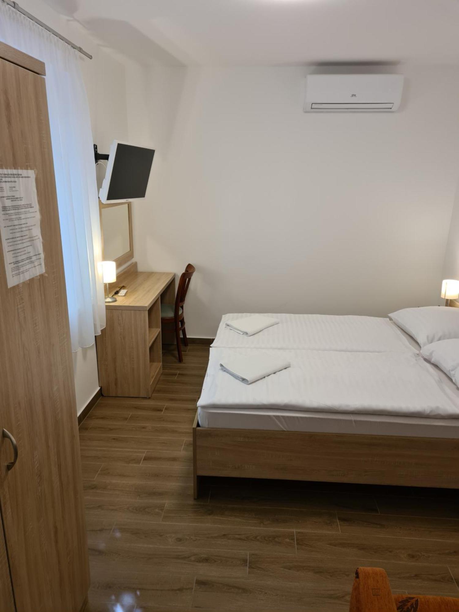 Tancsics Vendeghaz Hotel Siófok Kamer foto