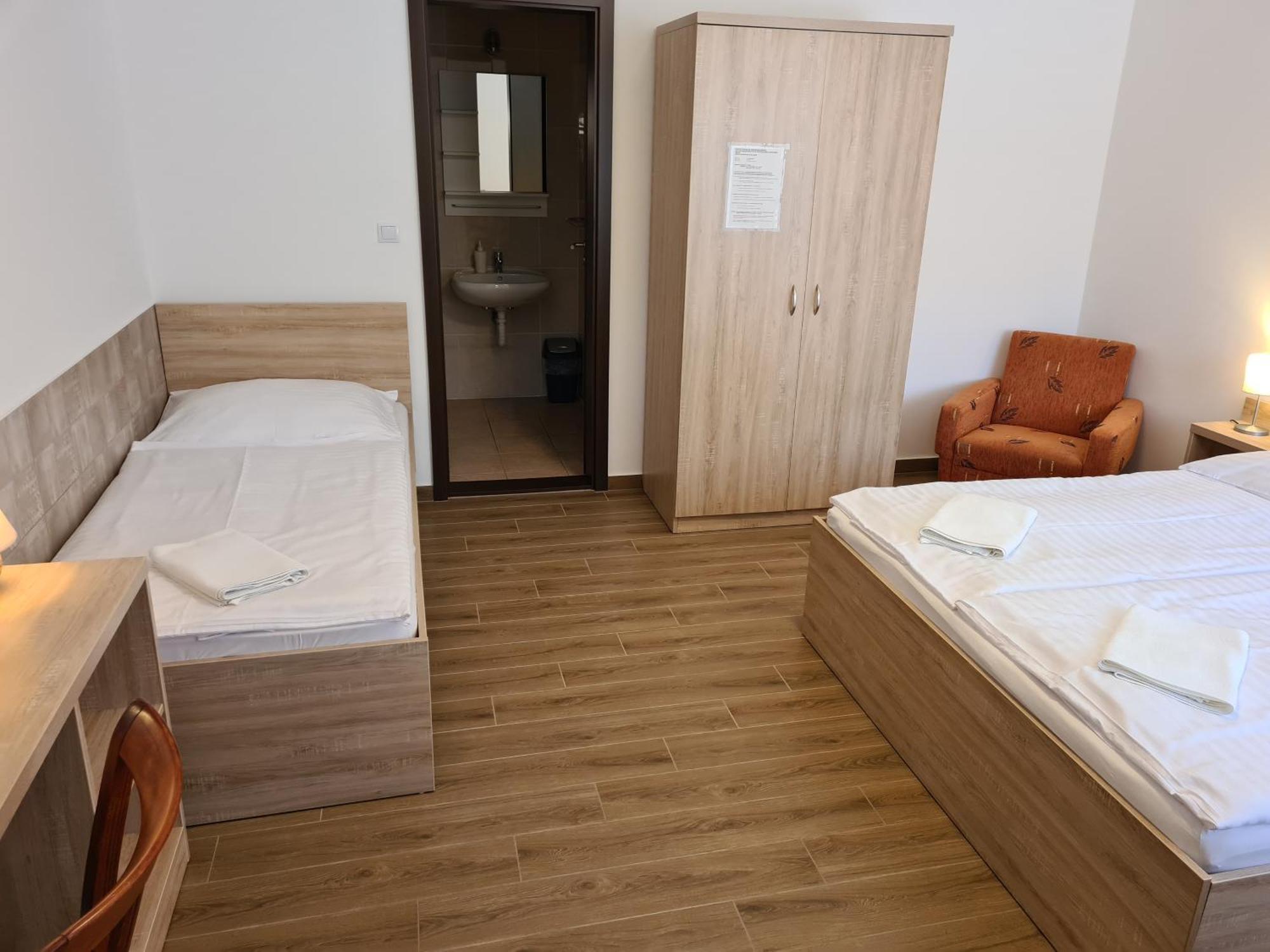 Tancsics Vendeghaz Hotel Siófok Kamer foto