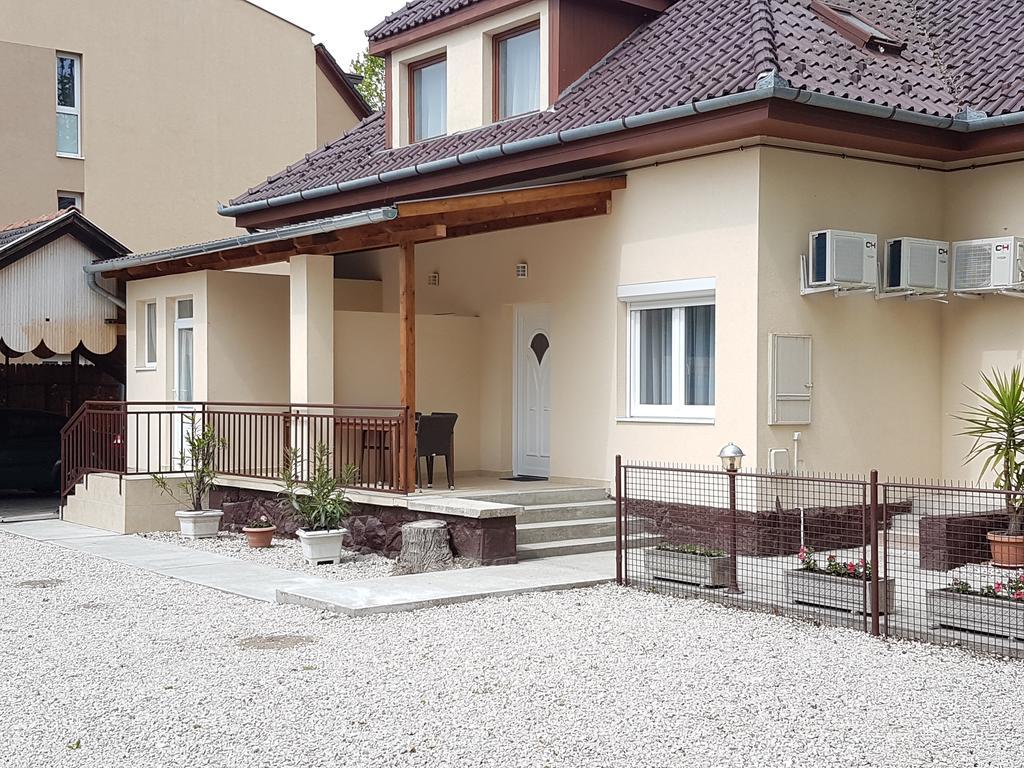 Tancsics Vendeghaz Hotel Siófok Buitenkant foto