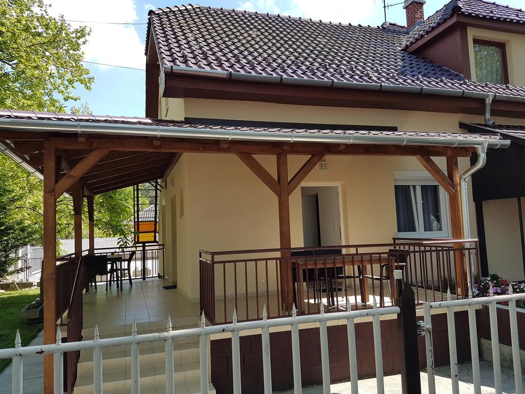 Tancsics Vendeghaz Hotel Siófok Buitenkant foto